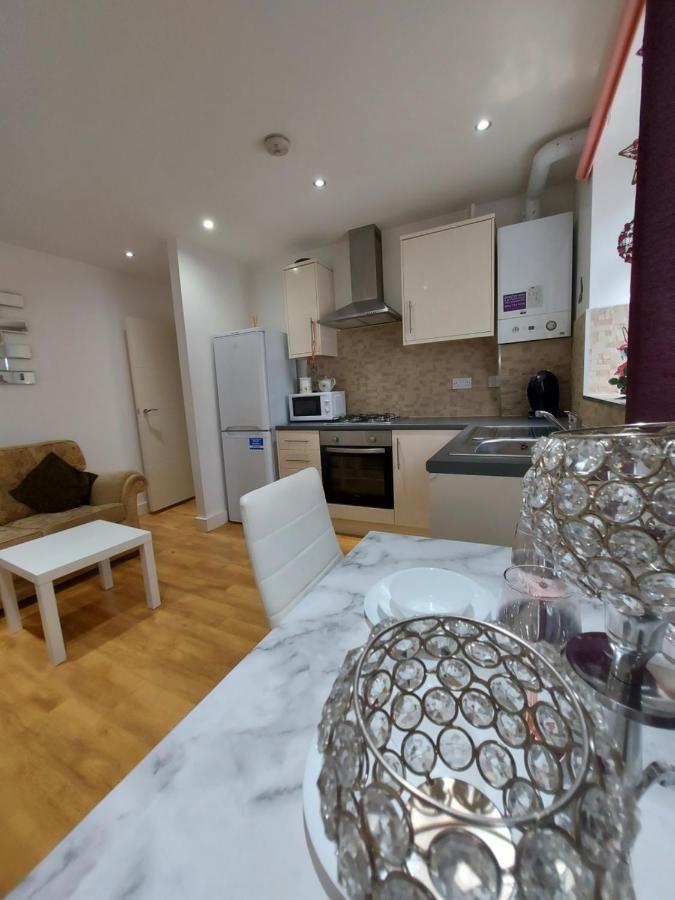Lux Apartment In Gatwick Crawley  Zewnętrze zdjęcie