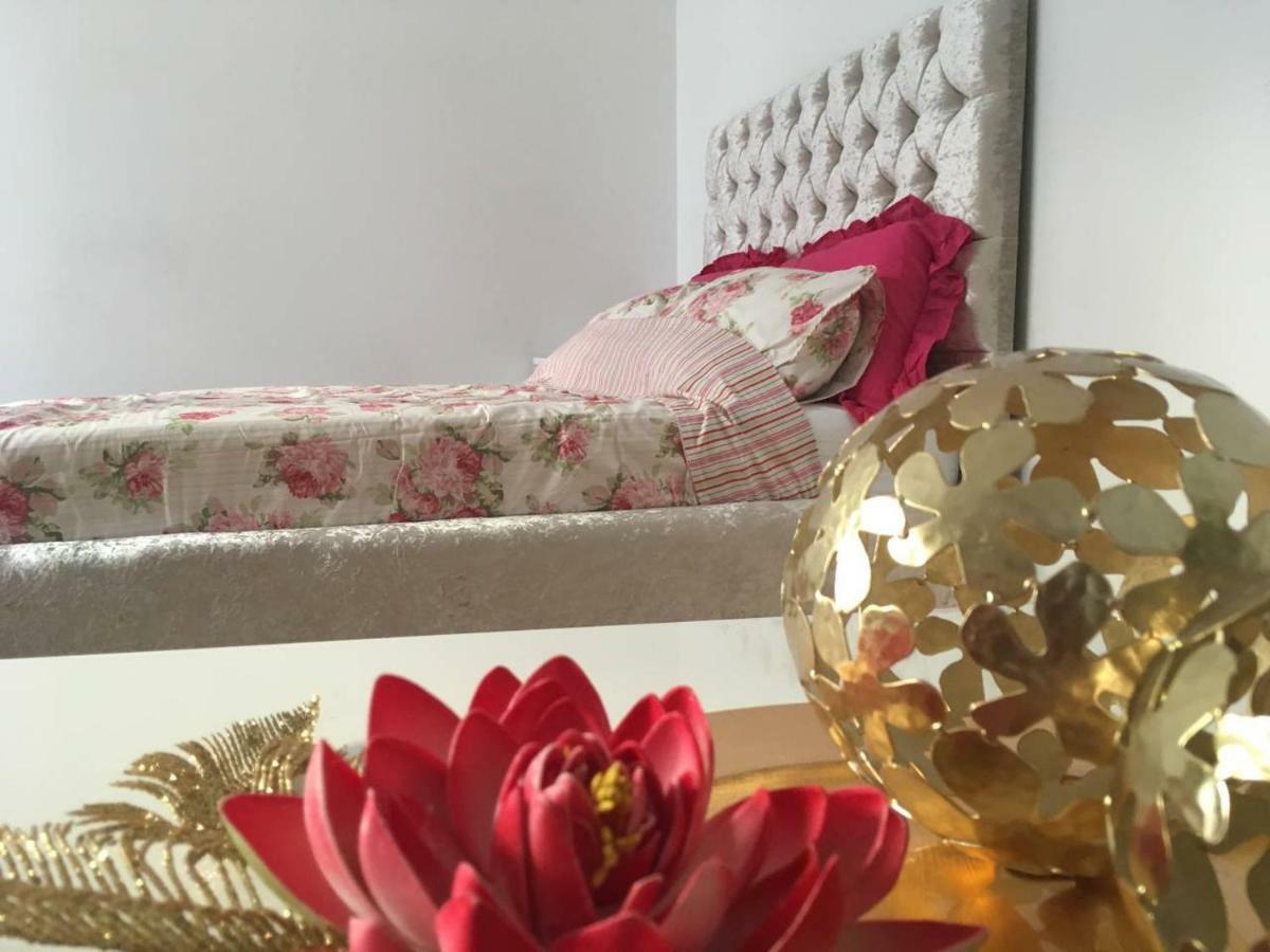 Lux Apartment In Gatwick Crawley  Zewnętrze zdjęcie