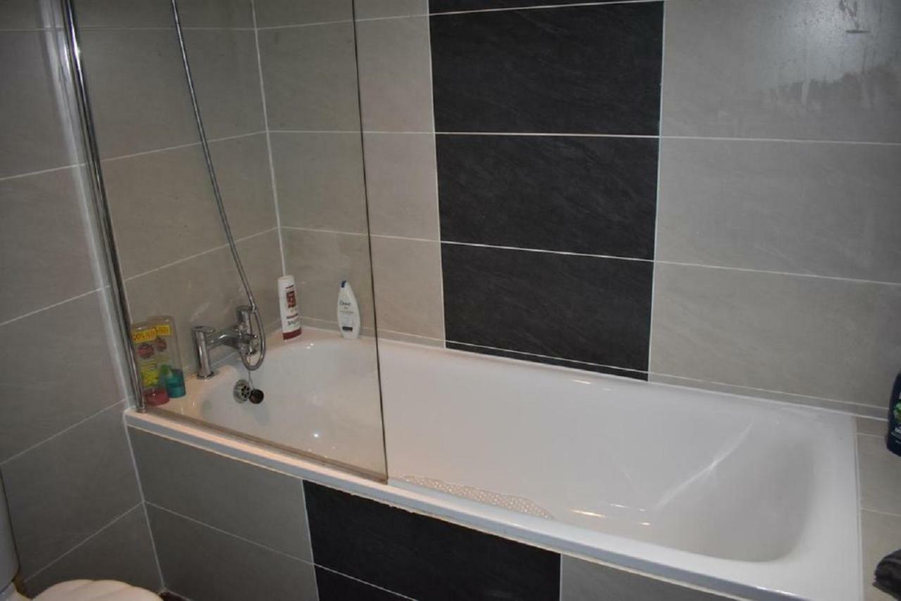 Lux Apartment In Gatwick Crawley  Zewnętrze zdjęcie