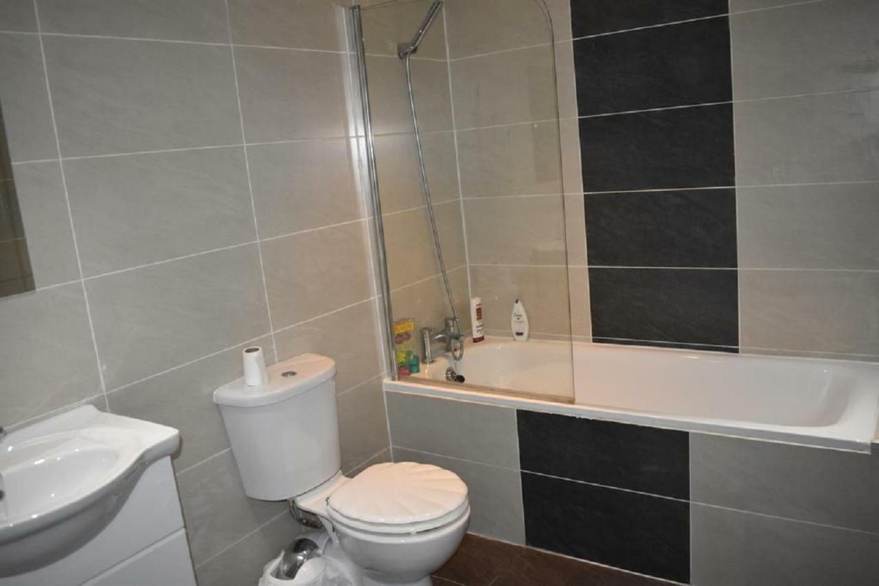 Lux Apartment In Gatwick Crawley  Zewnętrze zdjęcie